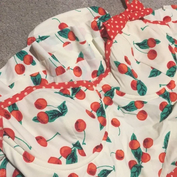 Juicy Couture Beach Royalty Bathing Pin up style - Picture 12 of 12